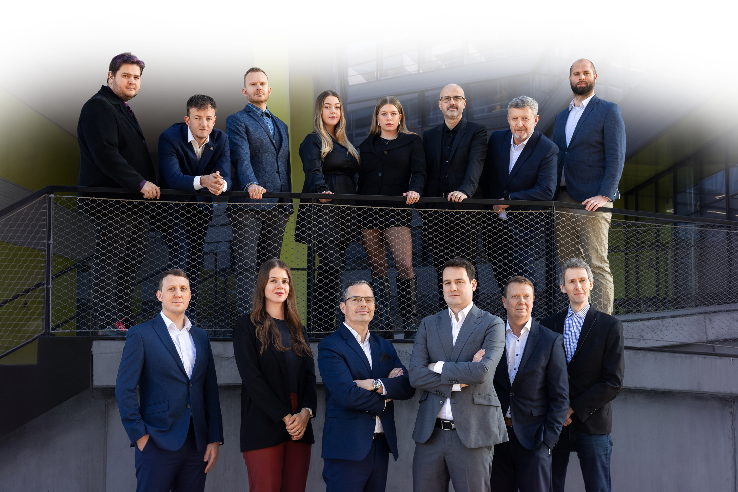 Who is behind the Bondster platform?